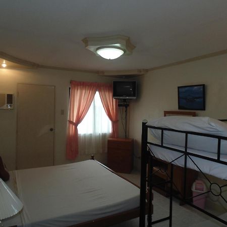 Royal Taal Inn Tagaytay City Exterior foto