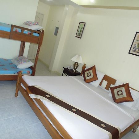Royal Taal Inn Tagaytay City Exterior foto