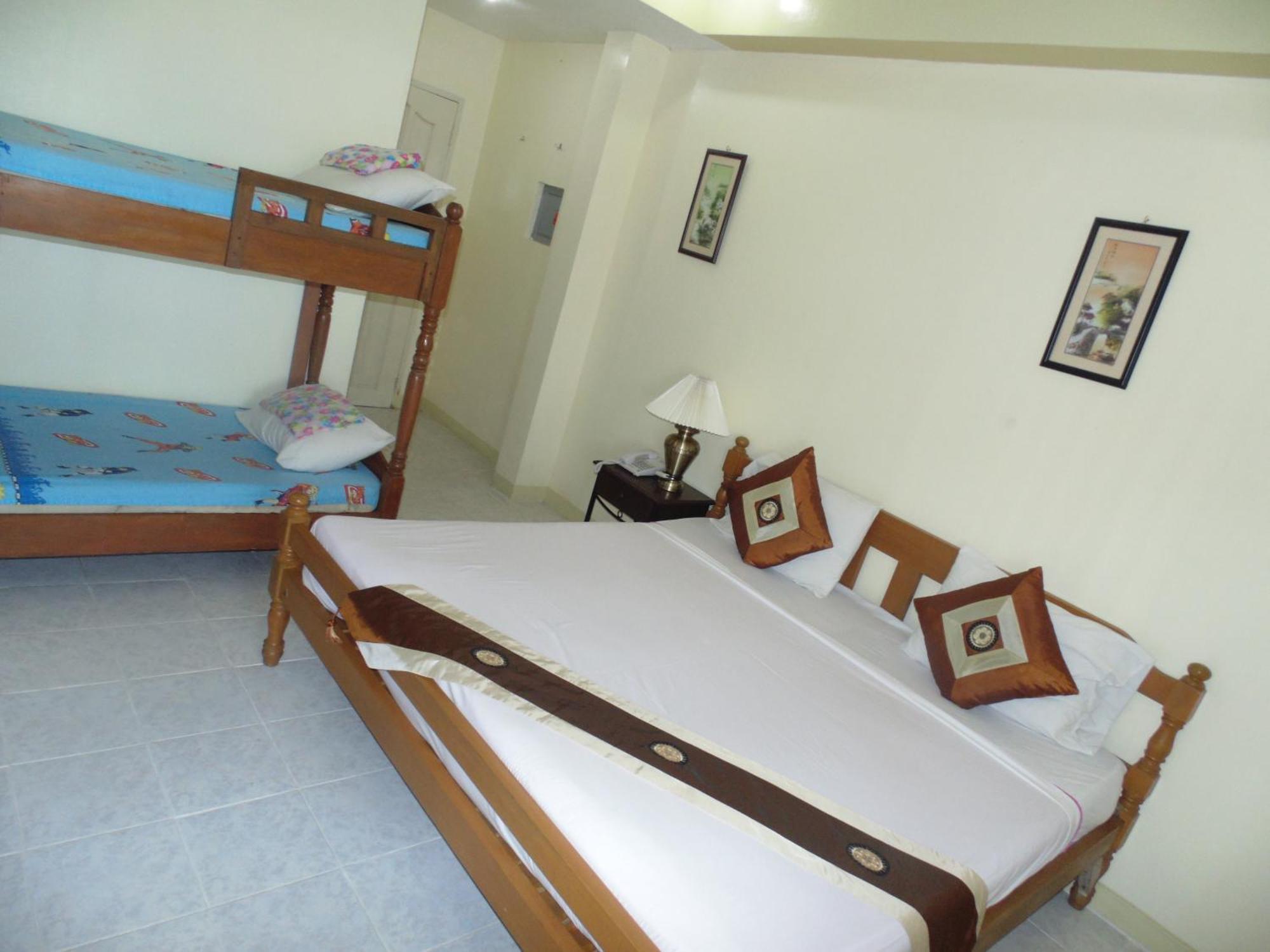 Royal Taal Inn Tagaytay City Exterior foto